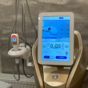 هایفو تراپی صورت و بدن در قم |دستگاه دابلو گلد 12 بعدی 2026 5 دستگاه هایفوتراپی دابلو گلد 12 بعدی در قم