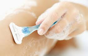 مراقبت های قبل و بعد از لیزر موهای زائد| کلینیک لیان قم 1404 1 شیو کردن قبل از لیزر